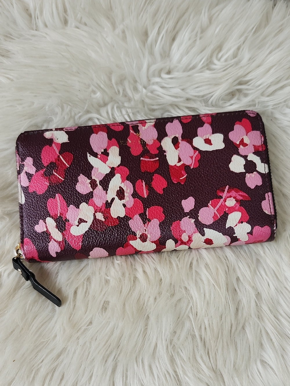 KATE SPADE NEW YORK FLORAL ZIP-AROUND LONG WALLET